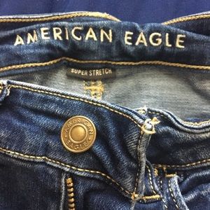 Gently Worn American Eagle 🦅 Super Stretch Distressed Jeans!! SIZE: 2